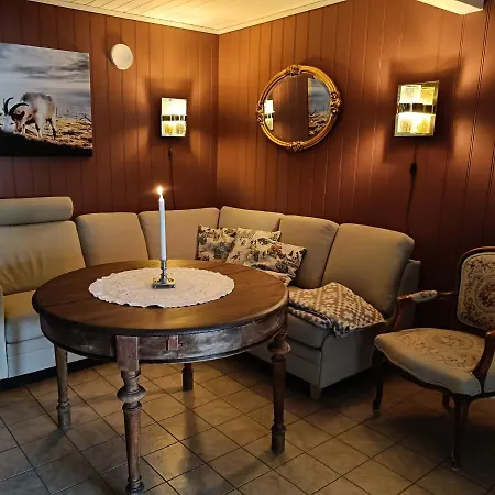 Orheimstunet - Gardsferie For Storfamilien Der Ogsa Hunden Er Velkommen Tatil Evi
