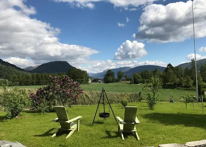 Orheimstunet - Gardsferie For Storfamilien Der Ogsa Hunden Er Velkommen